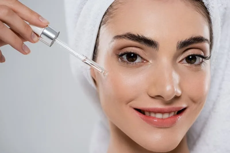 ¿Qué médico trata exceso de piel?